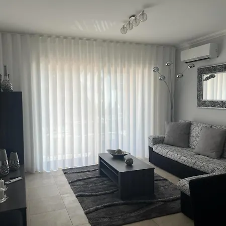 Branca Casa de Férias Albufeira